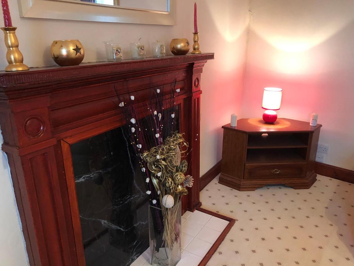 Executive Serviced Apartments 2 Forfar Esterno foto