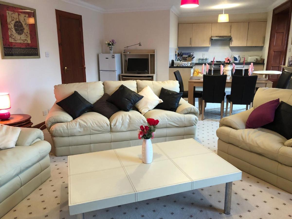 Executive Serviced Apartments 2 Forfar Esterno foto